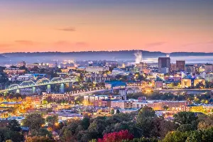Memphis, Tennessee, USA downtown city skyline at dusk