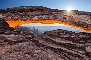 Mesa Arch at sunrise in Canyonlands National Park, Utah, USA