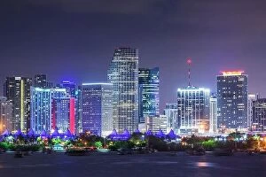 Images Dated 24th May 2019: Miami, Florida, USA downtown skyline from across the Biscayne Bay at twilight