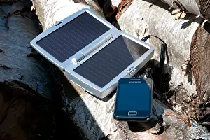 Android Prints: mobile phone solar powered battery charger