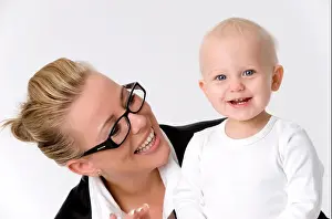 Daughters Prints: Model released, Mutter und einjaehrige Tochter - mother and daughter