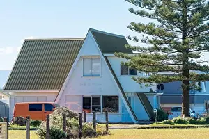 Australia Australian Prints: A modified and extended A Frame home in the New South Wales