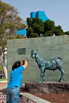 Windsurf Prints: Monumento a la cabra majorera en Paseo Marítimo