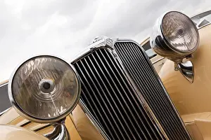 Paintwork Prints: Motoring front radiator grille and badge of 1935 SS1 airline streamlined art deco style car