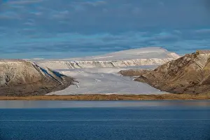 Natural Heritage Prints: Mountainous landscape, Axel Heiberg island