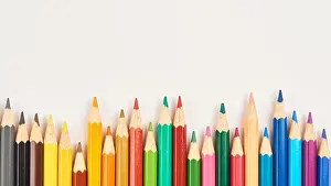 Vignetting Prints: Multicolored pencils background