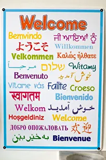 Multi Prints: a multilingual welcome sign in various international languages