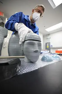 Mare Prints: NASA teams at Kennedy Space Center prepare two female phantoms