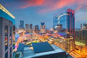 Nashville, Tennessee, USA downtown cityscape rooftop view at dusk