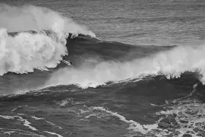 Watching Prints: Nazaré, Portugal. 28th Jan, 2013