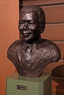 Hotpixuk Prints: Nelson Mandela statue, Glasgow City Chambers entrance, by Deirdre Nicholls, 2014