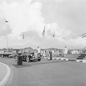 Visits Prints: Netherlands Antilles and Suriname at the time of the royal visit of Queen Juliana