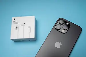 Smart Prints: New iPhone 14 pro max and Apple Earpods