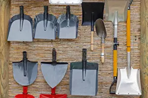 Serbia Prints: New Metal Shovel Spade Digging Tools for Garden Farming Equipment