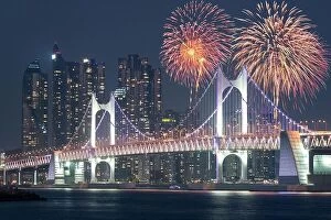 Images Dated 9th November 2017: New Year Fireworks show at Gwangan Bridge with Busan city in background at Busan, South Korea