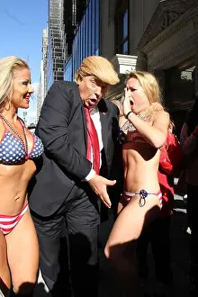 Donald Trump Prints: New York, NY, USA. 25th Oct, 2016