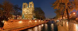 Gothic Style Prints: Night view of river Seine from Petit Pont