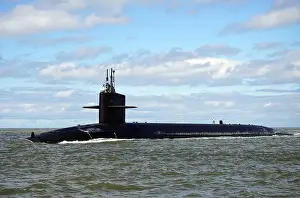 Us Navy Prints: The Ohio-class ballistic-missile submarine USS Alaska (SSBN 732)(Gold)