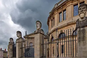 Broad Prints: OXFORD ENGLAND BROAD STREET OUTSIDE OF THE SHELDONIAN CARVED BUSTS OR HEADS OF THE HERMS OR EMPERORS