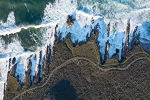 The Pacific Ocean meets the beautiful and rocky shoreline of Central California, near Morro Bay. This scenic region is a popular vacation destination