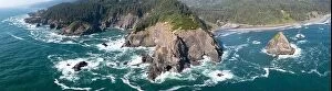 Images Dated 1st July 2021: The Pacific Ocean washes against the rugged coastline of southern Oregon