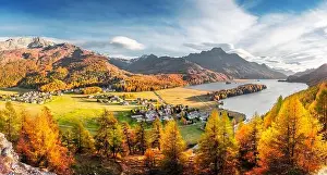 Sankt Prints: Panorama of Sils village and lake Sils (Silsersee) in Swiss Alps mountains