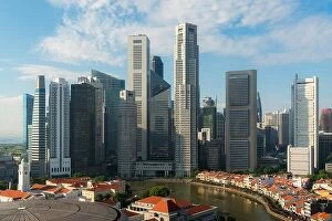 Images Dated 15th April 2017: Panorama of Singapore business district skyline and skyscraper during sunrise at Marina Bay