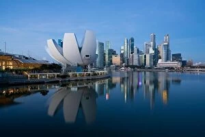 Images Dated 27th February 2017: Panorama of Singapore business district skyline and Singapore skyscraper in night at Marina Bay