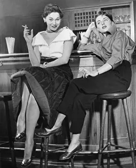 Outfit Prints: people, women, 50s, fashionably dressed women in bar