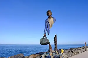 Western Australia Prints: Perth Sculpture by the Sea, Cottesloe 2023: Benoit sculpture by Bruno Catalano