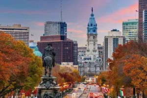 Philadelphia, Pennsylvania, USA in autumn overlooking Benjamin Franklin Parkway