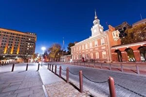 Images Dated 18th November 2016: Philadelphia, Pennsylvania, USA at Independence Hall during the evening