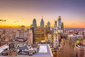 Philadelphia, Pennsylvania, USA skyline over the Center City business district at dusk
