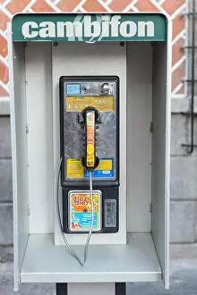 Amerika Prints: Phone booth in Mexico
