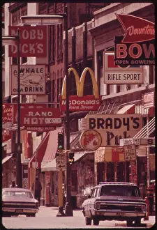 Commercial Prints: This photograph shows Hennepin Avenue