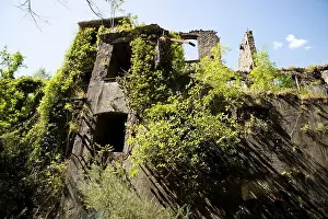Demolished Prints: Photographic documentation of the deterioration of an old abandoned factory