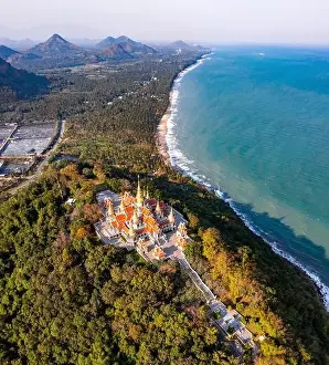 Chedi Prints: Phra Mahathat Chedi Phakdee Prakat temple in Prachuap Khiri Khan, Thailand