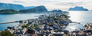 Images Dated 14th July 2017: Picturesque panorama of Alesund port town
