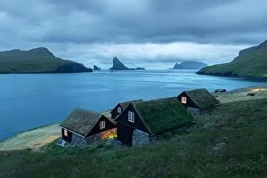 Images Dated 7th August 2019: Picturesque view of tradicional faroese grass-covered houses