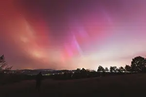 Magnetic Prints: Pink, yellow and red aurora dancing over the Czech Republic