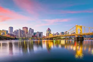 Pittsburgh, Pennsylvania, USA skyline on the Allegheny River