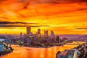 Images Dated 23rd October 2017: Pittsburgh, Pennsylvania, USA skyline at dawn