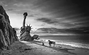 Statue Of Liberty Prints: Planet of the Apes Year : 1968 USA Director : Franklin J. Schaffner