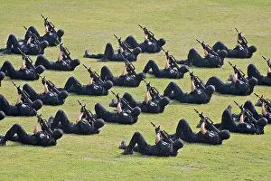 Shandong Prints: Policemen gather to train themselves with various equipment including vehicles
