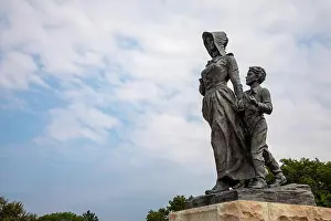 Settlers Prints: Ponca City, Oklahoma - The Pioneer Woman Statue by Bryant Baker