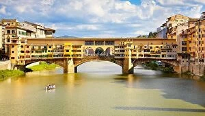 Images Dated 4th October 2014: Ponte Vecchio Bridge, Florence, Tuscany, Italy