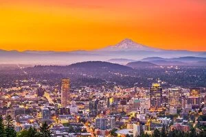 Images Dated 20th June 2018: Portland, Oregon, USA downtown skyline with Mt. Hood at dawn