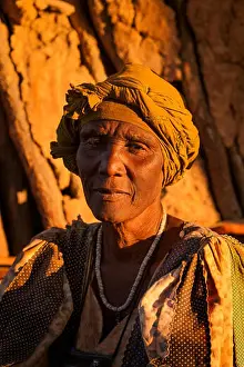 Wise Prints: A portrait of an African woman