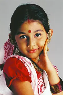 Saree Prints: PORTRAIT OF A YOUNG BENGALI GIRL WEARING TRADITIONAL SAREE