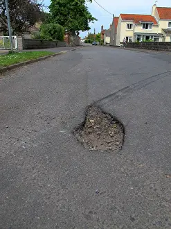 Carriageway Prints: potholes, survey, motorists, potholes
